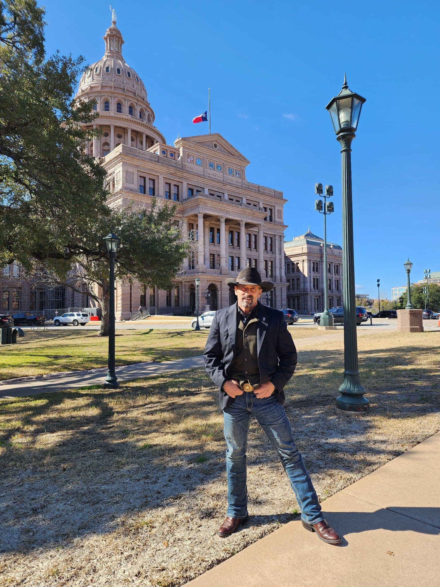 Volunteers working together